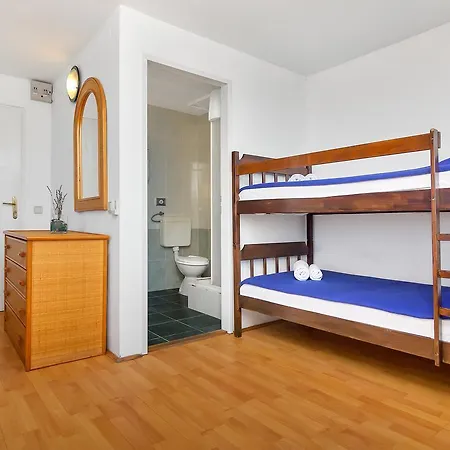 Quadruple Uvala Pokrivenik 2069h Gostinjska kuća Split